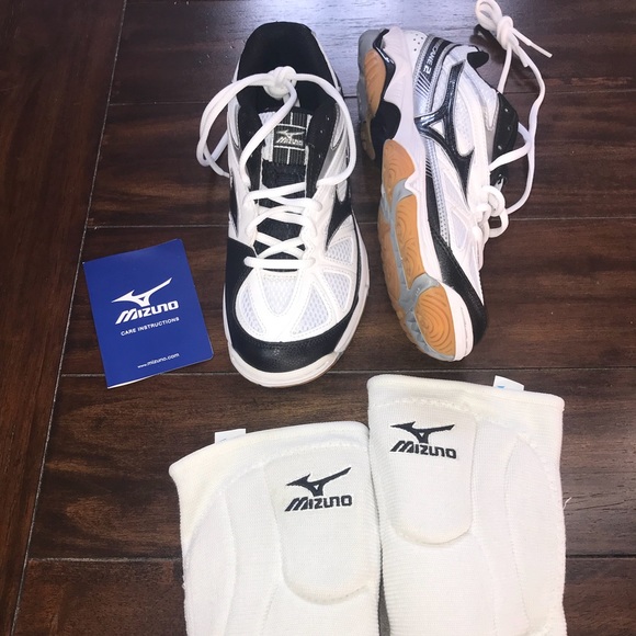 mizuno volleyball court shoes